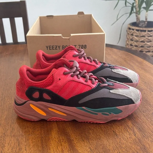 Yeezy Boost 700 - Picture 1 of 10